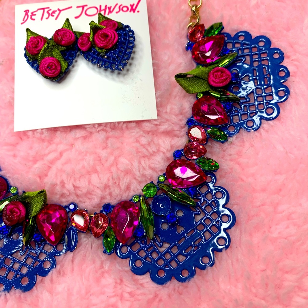 Betsey Johnson Betseyvilla Flag Necklace Earring set